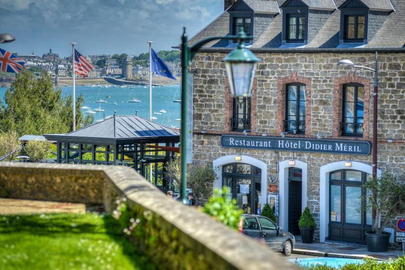 Restaurant Hotel Didier Méril Dinard Exterior foto